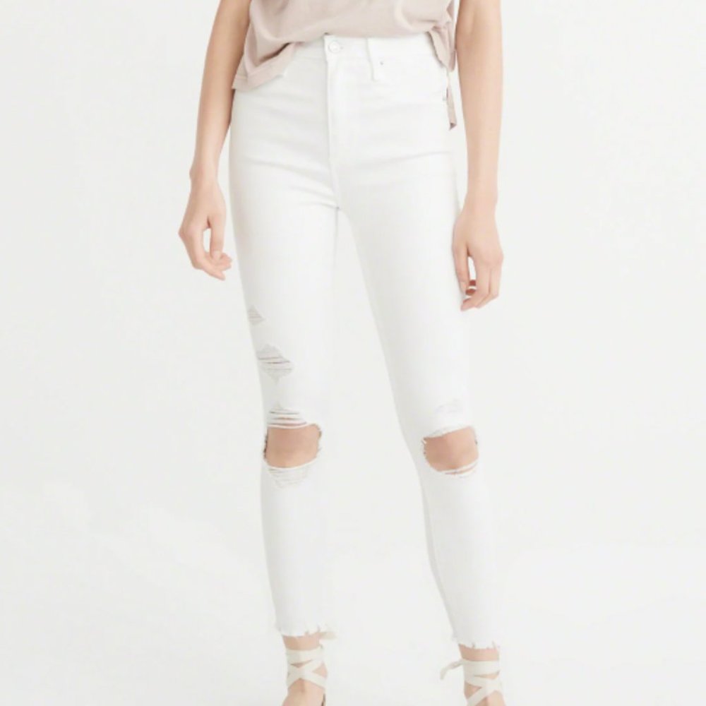 ABERCROMBIE & FITCH WHITE RIPPED HIGH RISE ANKLE JEAN